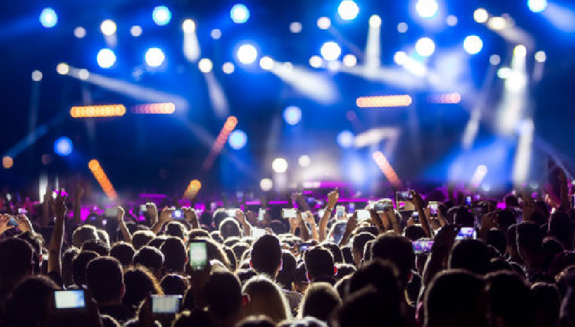 ライブコンサート会場の様子 - アーティスト向けオリジナルグッズ制作のイメージ